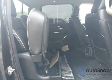 2019 Ram 1500 Laramie 4X4 5'7 Box z USA, uszkodzony, nr VIN 1C6SRFJT5KN640518